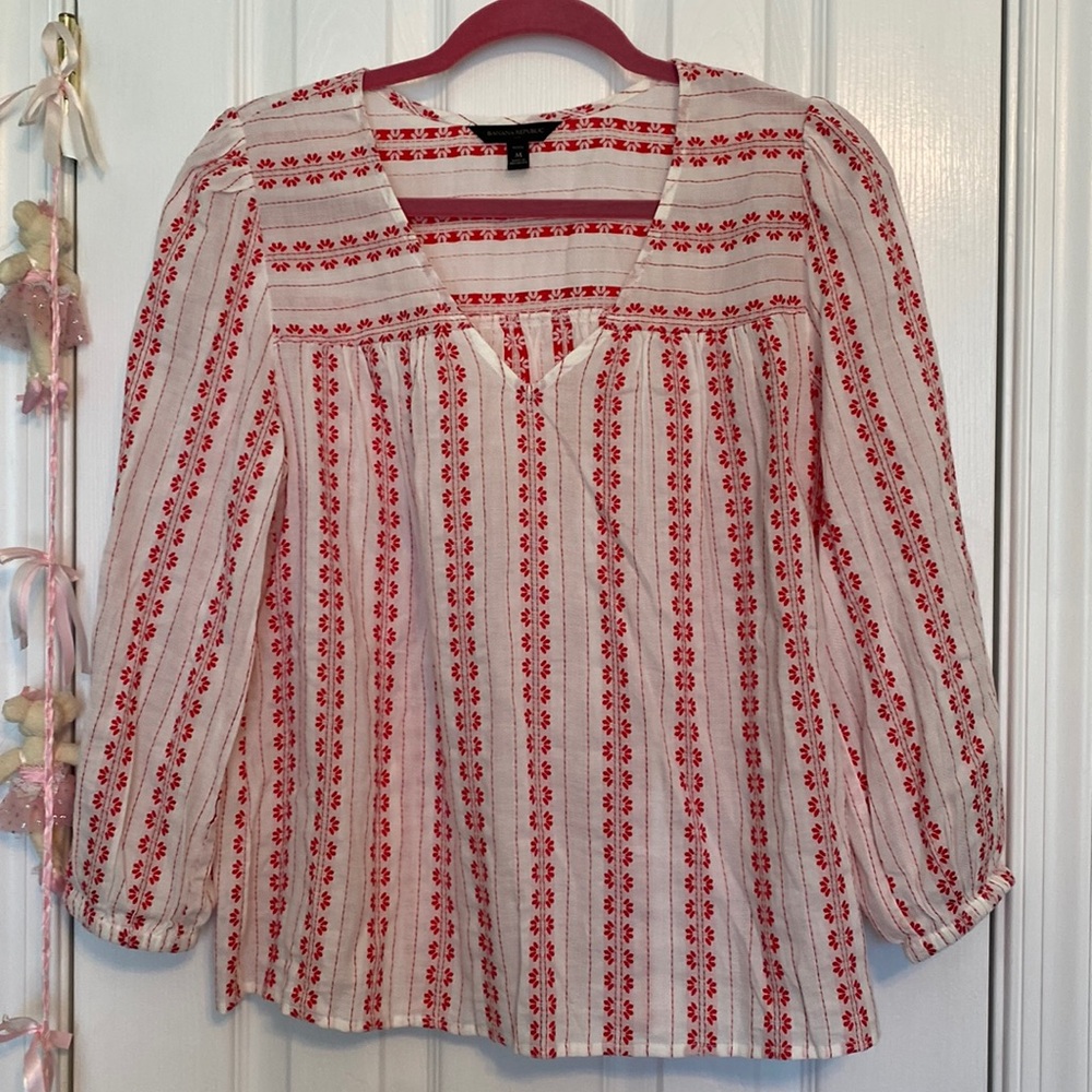 NWOT peasant top floral red white petite medium PM banana republic
